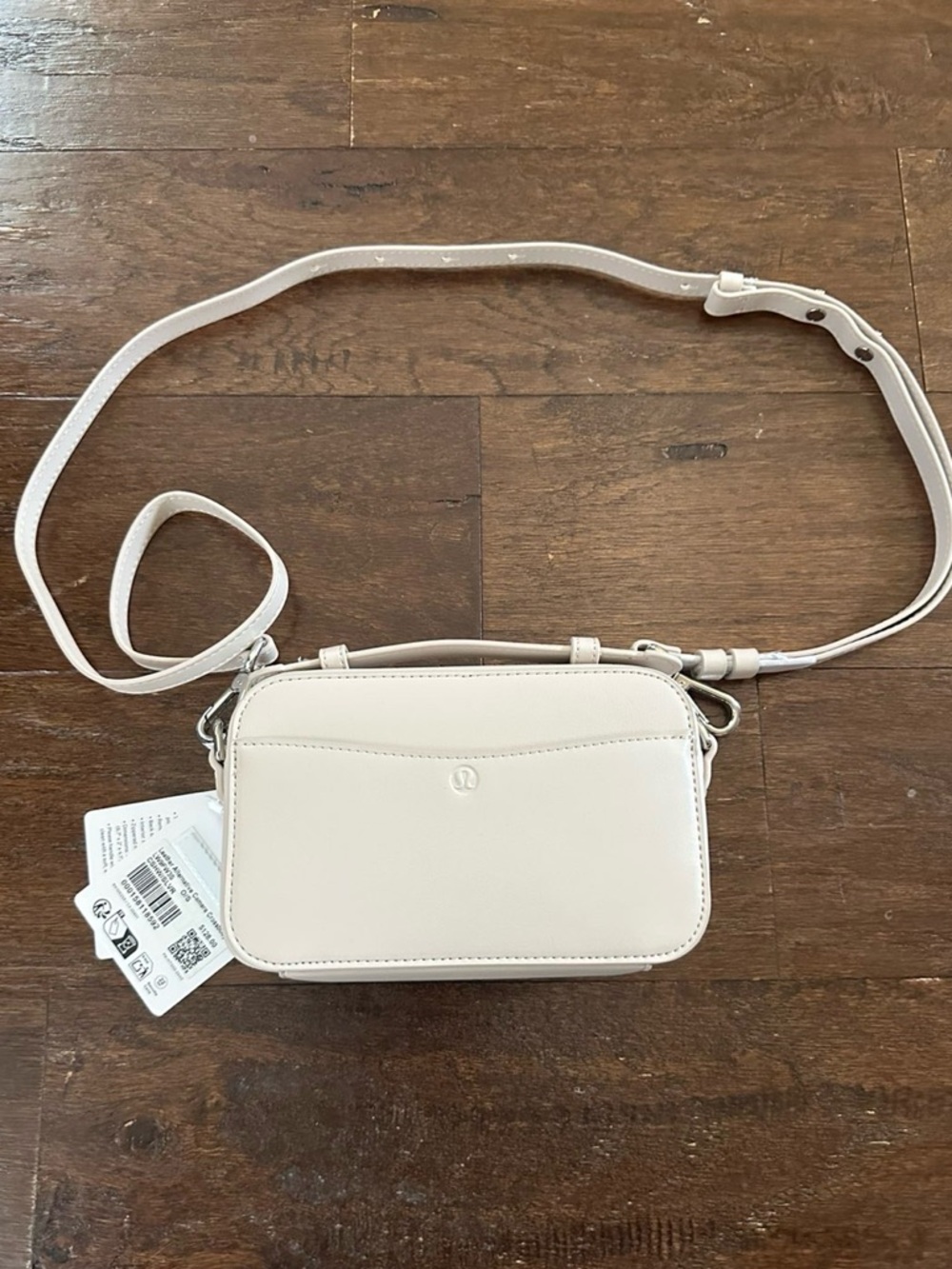 Lululemon Leather Alternative Camera
Crossbody Bag-Cashew NWT - Picture 7 of 16